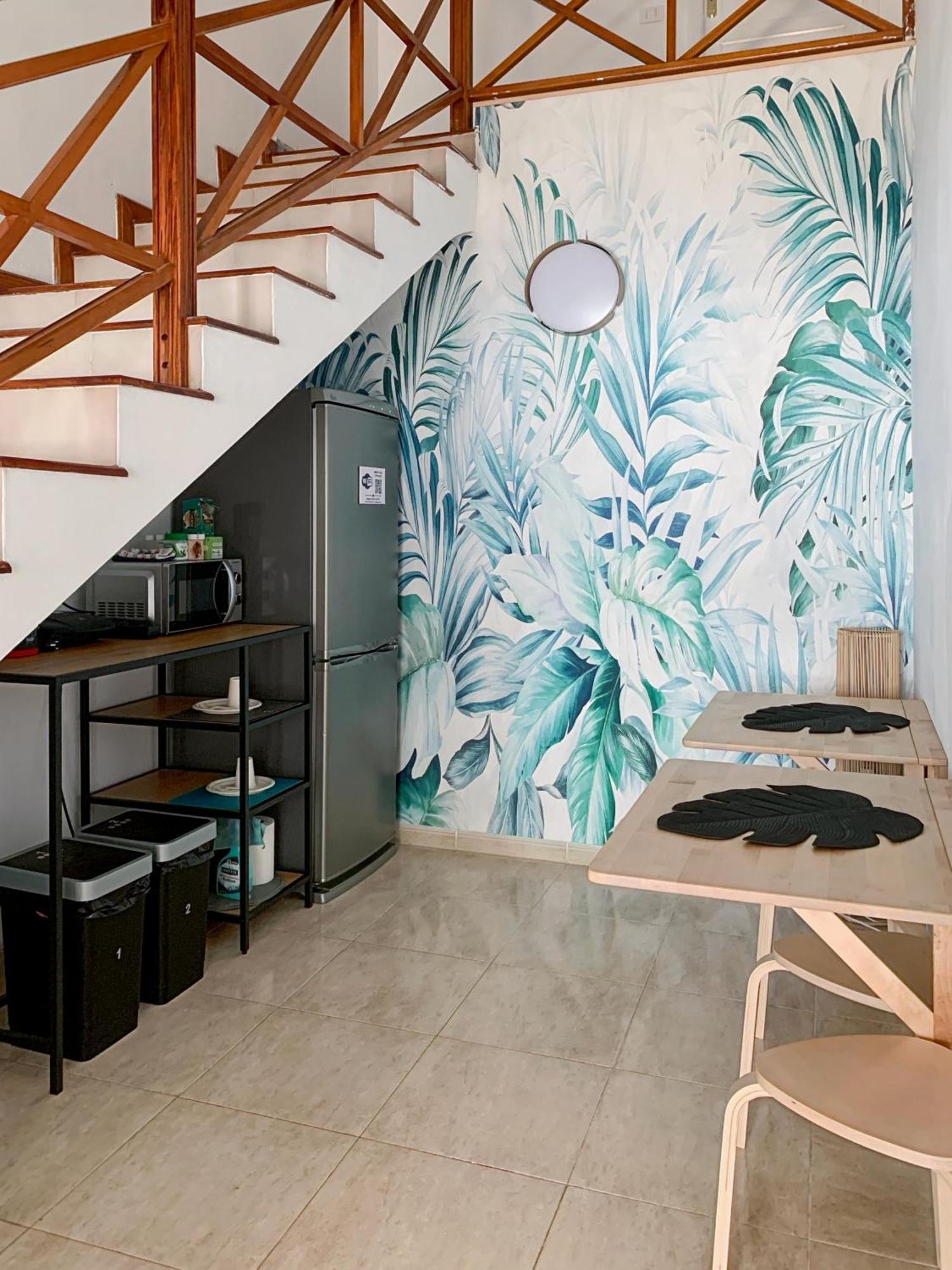 Habitaciones Privadas Cerca De La Playa Y Aeropuerto En Casa Compartida Con Otros Huespedes Playa Honda  Exterior photo